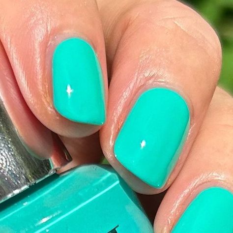 Michelle on Instagram: "I’m Yacht Leaving @opi {PR} Here is the electric turquoise from the new @opi summer collection, Make The Rules! Absolutely beautiful bright bold shade that is summer perfection 🏖️ This is a 3 coat creme and worth every coat ✨ This is available @beyondpolish and code ‘nailsncolour’ saves you 10% off your order 💕 #opiimyachtleaving #opimaketherules #opimaketherulescollection #opi #opilove #opiicons #nailsoftheday #notd #nailsofinstagram #nailofig #naturalnails #shortnai Opi Im Yacht Leaving, Turquoise Nails, Korean Nails, Opi Nail Polish, Shades Of Turquoise, Opi Nails, Pretty Acrylic Nails, Nail Tips, Natural Nails