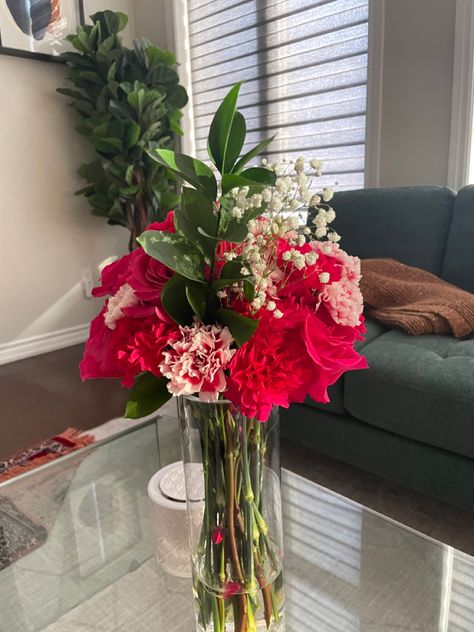 Pink carnations Pink roses pink bouquet simple Flower Bouquet Dark, Carnation Flower Bouquet, Pink Roses Bouquet, Bouquet With Roses, Pink Rose Bouquet, Roses Bouquet, Pink Carnations, Roses Pink, Carnation Flower