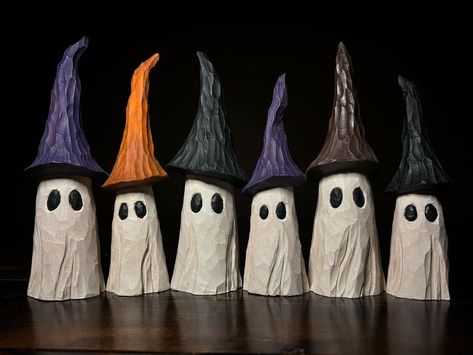 Witch Please 🧙‍♀️ 👻 . . . #woodcarving #woodcraft #ghost #ghostcollector #halloween #halloweendecor #spookyseason Fall Wood Carving Ideas, Halloween Wood Carving Ideas, Fall Wood Carving, Halloween Wood Carvings, Halloween Whittling, Whittled Gnome, Wood Ghost, Halloween Carvings, Woodcarving Ideas