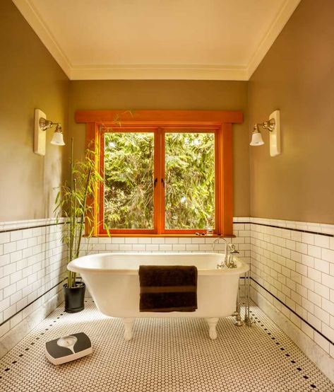 Craftsman Bathroom Ideas, Craftsman Style Bathroom, Craftsman Style Bathrooms, Mission Style Decorating, Craftsman Style Interiors, Craftsman Interior Design, Tub Room, Arts And Crafts Bathroom, Craftsman Style Furniture