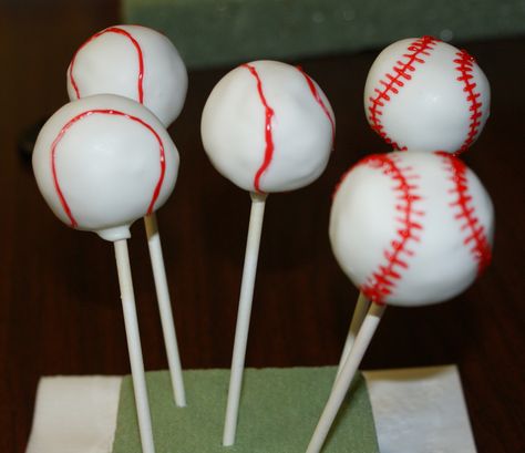 baseball cake pops tutorial Baseball Cakepops, Crab Cake Pops, Baseball Theme Cakes, Baseball Cake Pops, Star Cake Pops, Strawberry Cake Pops, Bomb Cake, Cake Pop Tutorial, Twins Cake