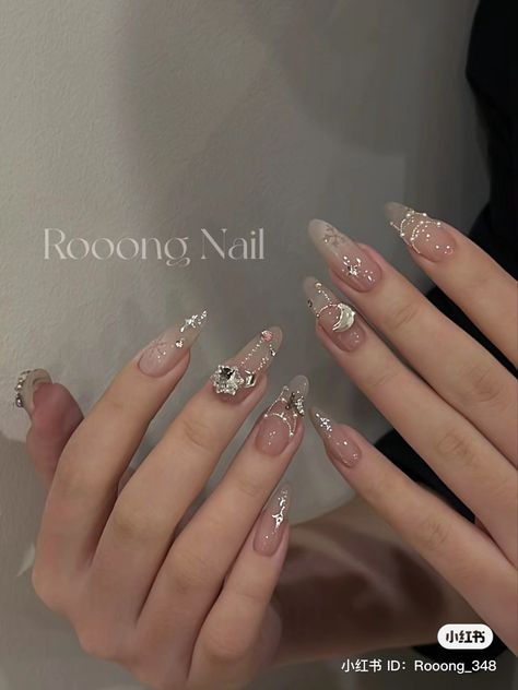 Hairstyle For Bridal, Light Pink Aesthetic, Juda Hairstyle, Nails Coquette, Aesthetic Nail, Spring Nail Designs, Coquette Pink, Spring Nail, Blooming Flowers