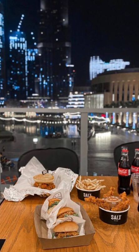 Food Sleepover, Instagram Food Pictures, Dubai Video, Dubai Food, Dubai Vacation, Vacation Meals, Dubai Aesthetic, Dubai Lifestyle, Travel Picture Ideas