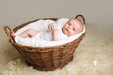 Baby Basket Photoshoot, Baby In Basket Pictures, Pinic Basket, Home Maternity Photography, Newborn Basket, Basket Bassinet, First Family Photos, Large Woven Basket, Infant Photography