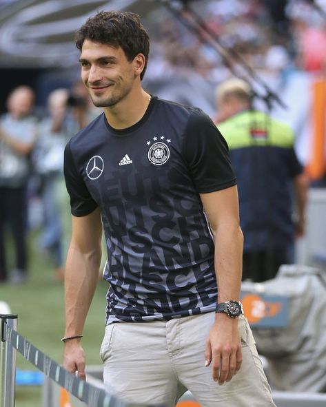 Mat Hummels, Matt Hummels, Mats Hummels, Dfb Team, Borussia Dortmund, Soccer Players, Soccer, Football, Books