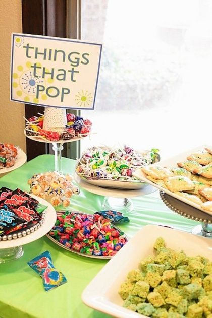 things that go pop - nice, i love popping candy Pop Baby Showers, Boy Baby Shower Ideas, Party Pops, Fiesta Baby Shower, Shower Food, Ready To Pop, Baby Shower Planning, Baby Shower Fun, Baby Shower Food