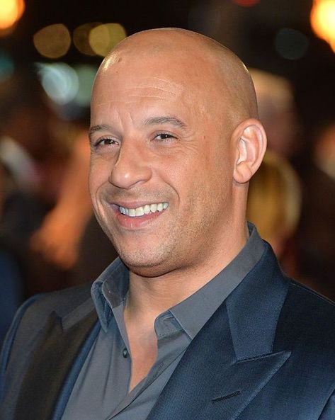 vin diesel Vin Diesel Pictures, Vin Diesel Selfie, Bald Celebrities, Bald Actors, Bad Celebrity Plastic Surgery, Smash Board, Bald Men Style, Bald Look, Fast And Furious Actors