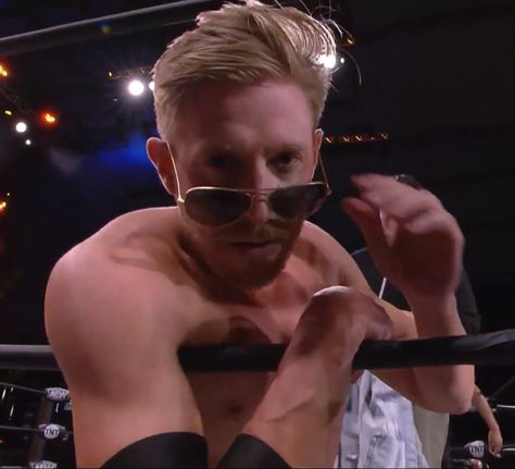 Aew Wrestlers, Orange Cassidy, Aew Wrestling, Pro Wrestling, I Love Him, Wwe, Mens Sunglasses, Best Friends, Wrestling