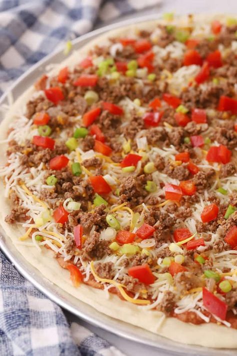 Taco Pizza Sauce Recipe, Taco Pizza Without Refried Beans, Taco Pizza With Pizza Crust, Taco Pizza Sauce, Homemade Taco Pizza Recipes, Mexican Style Pizza, Homemade Taco Pizza, Taco Fixings, Taco Pizza Recipe