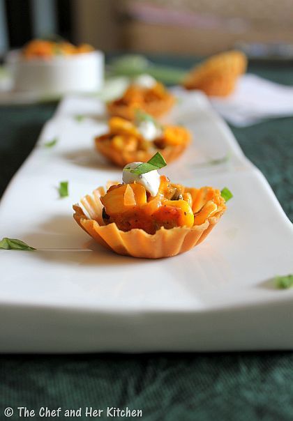 Italian themed canapes of Amy's favourites... she <3 's pasta, pizza, tiramisu etc all made mini! Canape Recipes, Canape Ideas, Italian Finger Foods, Wedding Foods, Arts And Crafts Ideas, Canapes Recipes, Italian Party, Wedding Appetizers, Wedding Planning Ideas