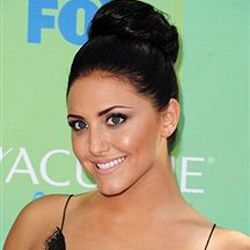 diy classic bun Bridesmaid Things, Cassie Scerbo, Artist Magazine, Bridesmaid Hair Makeup, 27 Dresses, Country Chic Wedding, Best Friend Wedding, Teen Choice Awards, Bridesmaid Makeup