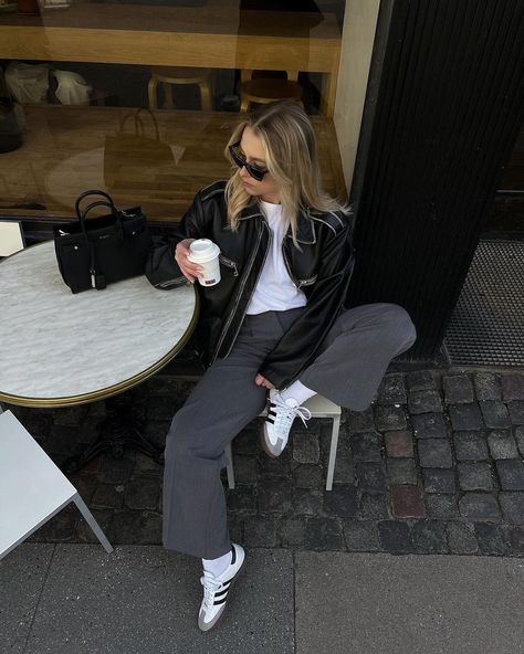 Gray Trousers Outfit Women, Grey Trousers Outfit Women, Slacks Outfit, Adidas Samba Outfit, Trousers Outfit, Samba Outfit, Casual Work Outfits Women, Winter Fashion Outfits Casual, Paris Outfits