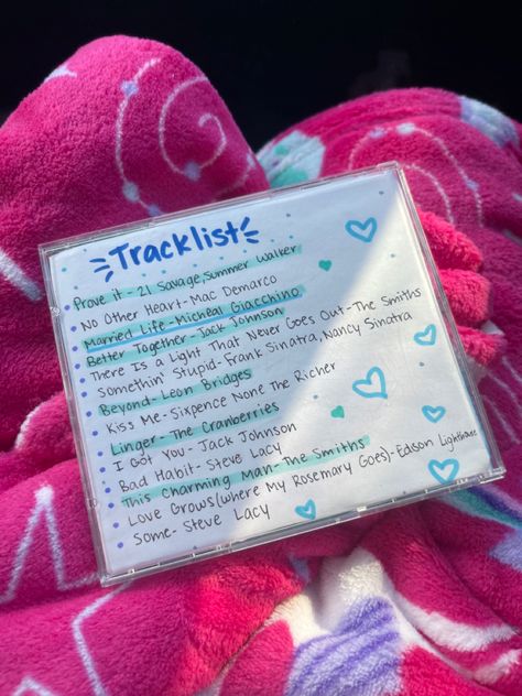 Custom made cd, tracklist, valentines day gift Cd For Boyfriend, Cd Mixtape Aesthetic, Cd Gift Ideas, How To Burn A Cd, Playlist Gift Ideas, Diy Cd Cover, Burning Cds, Mixtape Ideas, Playlist Gift