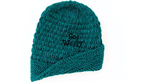 How to Knit a Cloche Hat (Free Pattern + Video - 4 Sizes) 1920's Fashion, Comfy Cardigan, Chevron Stitch, Batwing Sweater, Learn How To Knit, Toddler Hat, Merino Wool Yarn, How To Knit, Knit In The Round