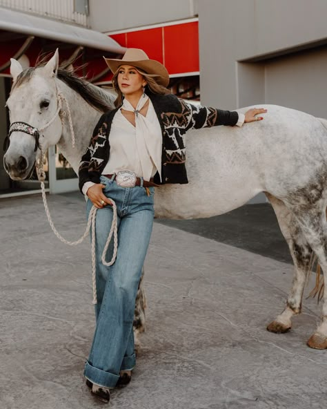 Walking into NFR in classic western style @stetsonusa 🐴✨🤠🎰 Spent the day shopping at the Roper Cowboy Marketplace with Stetson today, and I’m telling you they understood the classy cowgirl assignment! You can find my complete outfit in their booth! #itsastetson #nfrfashion #nfr2024 #westdesperado Alt Western Aesthetic, Nfr Outfits 2024, Old Money Western Aesthetic, Elegant Western Outfits, Curvy Cowgirl Outfits, Classy Western Outfits, Western Office Wear, 70s Western Fashion, Cowgirl Boot Outfits