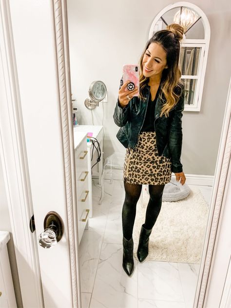 Short Leopard Skirt Outfit, Leopard Print Mini Skirt Outfit, Leopard Skirt Fall Outfit, Leopard Print Mini Skirt Outfit Winter, Leopard Mini Skirt Outfit, Mini Skirt Outfit Party, Skirt Outfits With Tights, Leopard Moto Jacket Outfit, Black Skort Outfit