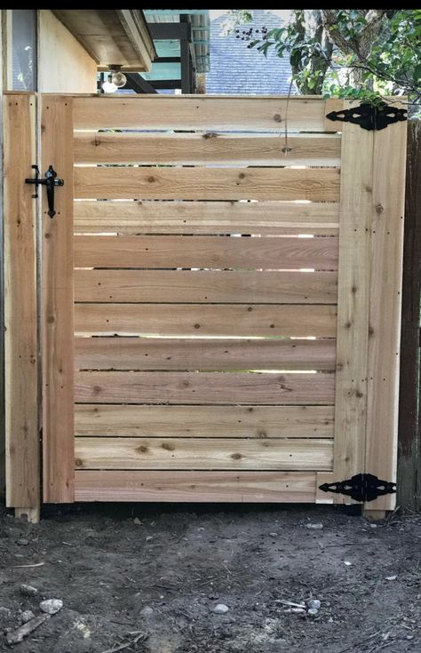 Wooden Fence Doors Gate Ideas, Backyard Gate Ideas Wood, Diy Wooden Gate Backyards, Wood Gates Ideas, Side Yard Gate, Wooden Gate Designs, Patio Gates, Building A Gate, Wooden Fence Gate