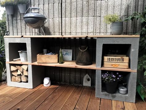 Small Outdoor Kitchens, Outdoor Shelves, Patio Kitchen, Bbq Area, Modern Shelving, Small Yard, Outdoor Kitchen Design, Small Backyard, Diy Outdoor