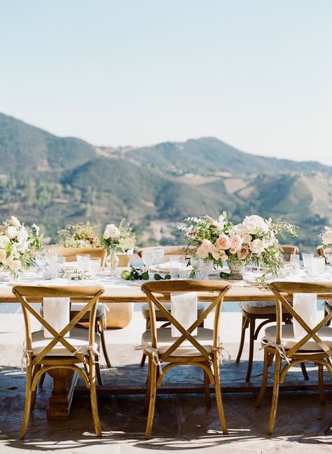 Read More: https://www.stylemepretty.com/2018/04/02/blushing-hilltop-wedding-in-malibu/ Wedding Venues In California, White Wedding Centerpieces, Malibu Rocky Oaks, Salford City, Martha Weddings, Malibu Wedding, All White Wedding, California Wedding Venues, Martha Stewart Weddings