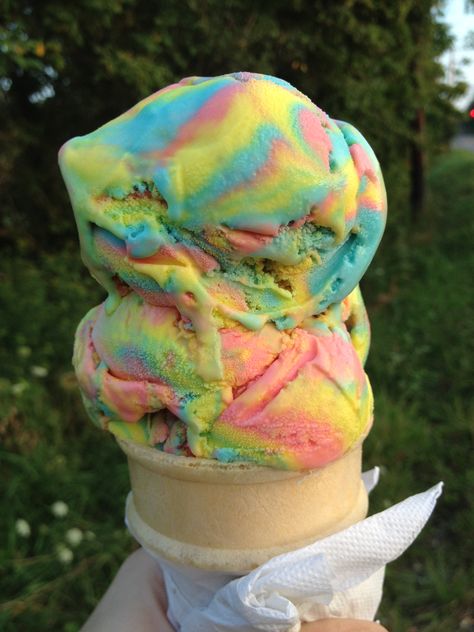 Superman!! Dang I need this ice cream flavor back!!!! Superman Ice Cream Aesthetic, Rainbow Sherbet Aesthetic, Rainbow Sherbet Ice Cream, Superman Ice Cream, Sherbet Ice Cream, Minnie Mouse Cookies, Ice Cream Flavor, Pastel Cupcakes, Rainbow Ice Cream