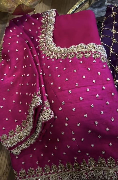 Rani Pink Blouse Designs, Heavy Maggam Work Blouse Designs, Pelli Sarees, Gold Blouse Designs, Exclusive Blouse Designs, Pink Blouse Designs, Handwork Blouse, Gold Saree, Cutdana Work