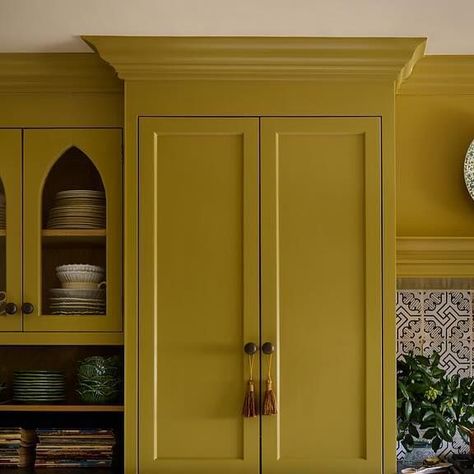 Chartreuse Benjamin Moore, Chartreuse Accent Wall, Chartreuse Dining Room, Chartreuse Wall Color, Chartreuse Ceiling, Chartreuse Interior Design, Green Walls Kitchen Ideas, Chartreuse Cabinets, Chartreuse Furniture