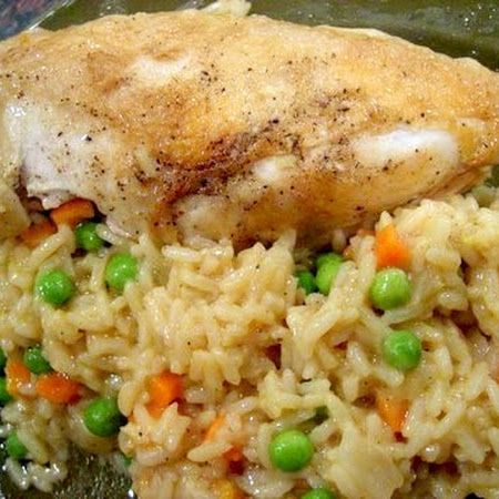 One Pot Chicken and Rice with Peas and Carrots  -->Perfect weeknight, one pot meal. MOIST, TASTY chicken with rice and veggies, you can’t go wrong!! Peas And Carrots Recipe, One Pot Chicken, Carrot Recipes, One Pot Meals, All You Need Is, Chicken Dishes, Yummy Dinners, Crockpot Recipes, Pot Recipes