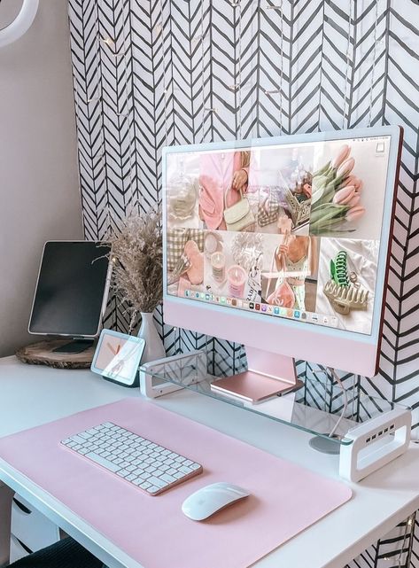 Cute Desk Stuff, Imac Desk Aesthetic, Pink Imac Aesthetic, Pink Boho Office, Imac Desk Setup Aesthetic, Pink Imac, Cute Office Desk, Dream Office Space, Girly Office