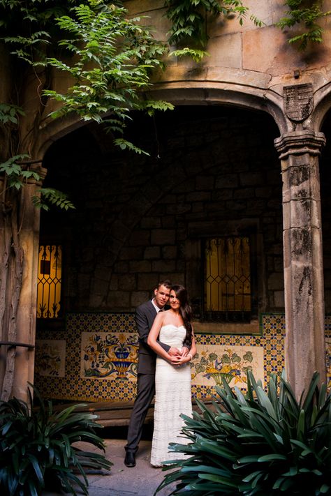 Laura and Doug’s Intimate Barcelona Elopement Barcelona Elopement, Diy Wedding Ideas, Spanish Wedding, Elopement Packages, Large Wedding, Small Weddings, Wedding Reception Locations, Small Intimate Wedding, Elopement Ideas