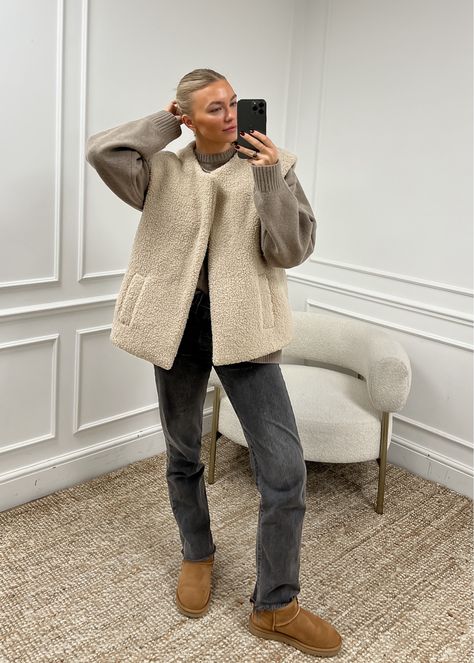 Alpaca Blend Jumper curated on LTK Women Outfits Fall 2024, Copenhagen Outfits Fall, Winter Casual Outfit For Women Cold, Duster Cardigan Outfit Winter, Fall Walking Outfits, Styling Hoodies Women, Park City Utah Winter Outfits, Winter Outfit 2024, Late Fall Outfits