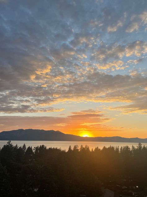 lake tahoe, sunset, vibes, lake tahoe sunset, aesthetic, sunset aesthetic Lake Tahoe Summer, Lake Travis, Lake Tahoe, Travel Inspo, Travel Dreams, Summer Vibes, Lake House, Happy Places, Aesthetic Pictures