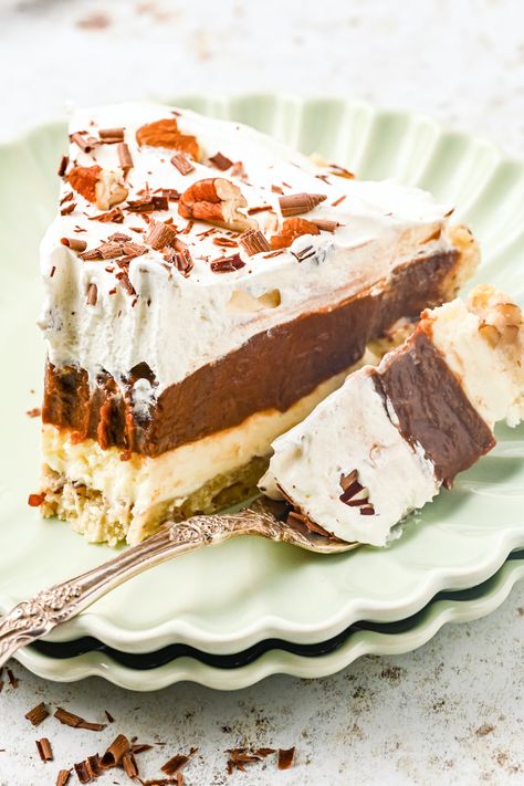 Possum Pie Pecan Shortbread Crust, Possum Pie, Pudding And Cool Whip, Pecan Shortbread, Yummy Pie Recipes, Savory Dessert, Dessert Pie Recipes, Cheesecake Layer, Southern Desserts