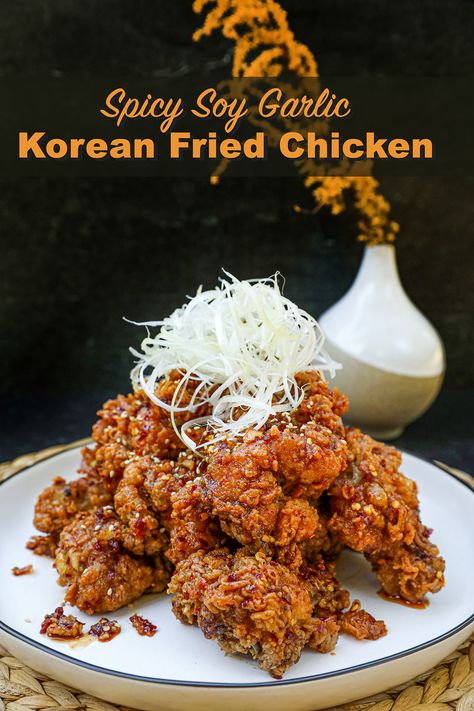 Taiwanese Fried Chicken Recipe, Korean Fried Chicken Recipe, Garlic Fried Chicken, Fried Chicken Restaurant, Chicken Recipes Video, Fried Chicken Recipe, Korean Fried Chicken, Korean Dishes, Garlic Fries