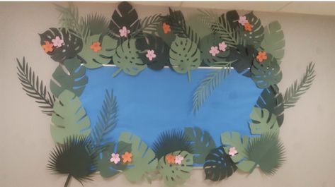 Bulletin board. Leaves. Tropical. Palm tree. Survivor Bulletin Board Ideas, Palm Tree Bulletin Board, Tropical Bulletin Board Ideas, Family Tree Bulletin Board, Pirate Bulletin Boards, Office Bulletin Board Ideas, Aba Classroom, Tree Bulletin Board, Rainforest Classroom