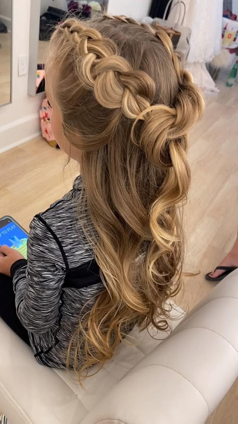 blonde long hair, flower girl half up half down Girls Updo Hairstyles, Girls Updo, Communion Hairstyles, Pageant Hair, Girl Hair Dos, Dance Hairstyles, Flower Girl Hairstyles