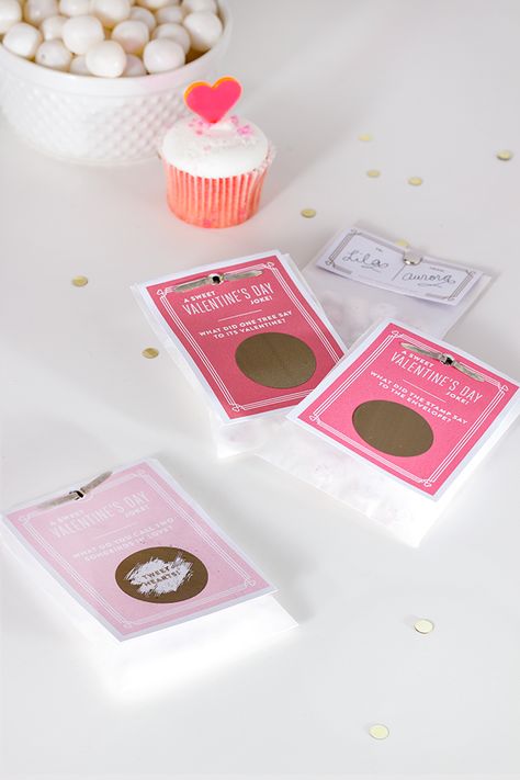 DIY Scratch Off Classroom Valentines by Splendid Supply Co. for Momtastic Scratch Off Valentine Cards, Valentines Scratch Off, Diy Scratch Off, Making Valentines, Valentines 2024, Sweet Lunch, Photography Moodboard, Valentines Day Baskets, Diy Greeting Card