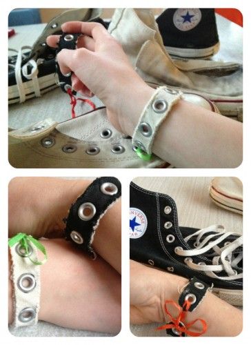 Conversearmband Diy Punk Accessories, Converse Bracelet, Punk Gift Ideas, Recycled Jewelry Upcycling, Alt Diys, Punk Crafts, Alt Diy, Shoe Accessories Diy, Diy Converse