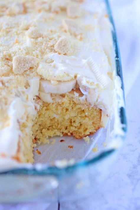 Poke Cake Condensed Milk, Cake Mix Banana Cake, Poke Cakes Condensed Milk, Cake Condensed Milk, Banana Pudding Poke Cake, Condensed Milk Cake, Pudding Poke Cake, Cake Banana, Fast Desserts