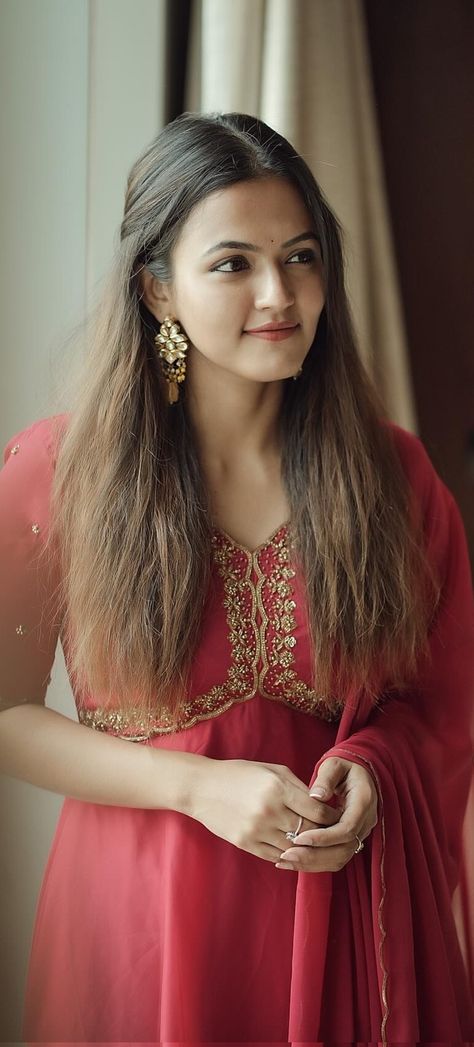 Aparna Das, Pakistani Women, Traditional Beauty, Anupama Parameswaran, Malayalam Actress, Girl Wallpaper, Desi, Actresses