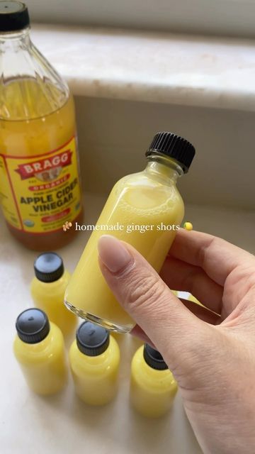 Apple Cider Vinegar Shots, Reduce Bloat, Lemon Shots, Apple Cider Vinegar Lemon, Braggs Apple Cider, Ginger Shots, Braggs Apple Cider Vinegar, Curb Cravings, Healing Techniques