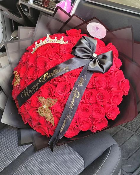 A flower touches everyone's Heart. 🩷 . . Pre-Order your bouquet 💐 for any occasions. Add On's available, Crowns 👑, balloons 🎈, toppers , Sash , pins 📌, chocolates 🍫 Dm or send a whatsapp to 914-648 2510 Delivery available 📍Yonkers,NY . . #bouquet #flowers #roses #florist #nyc #yonkers #explorerpage #ａｅｓｔｈｅｔｉｃ #organic #shoplocal #bronx Birthday Bouquet, Gift Bouquet, A Flower, Bronx, Craft Gifts, Chocolates, Pre Order, Florist, Balloons