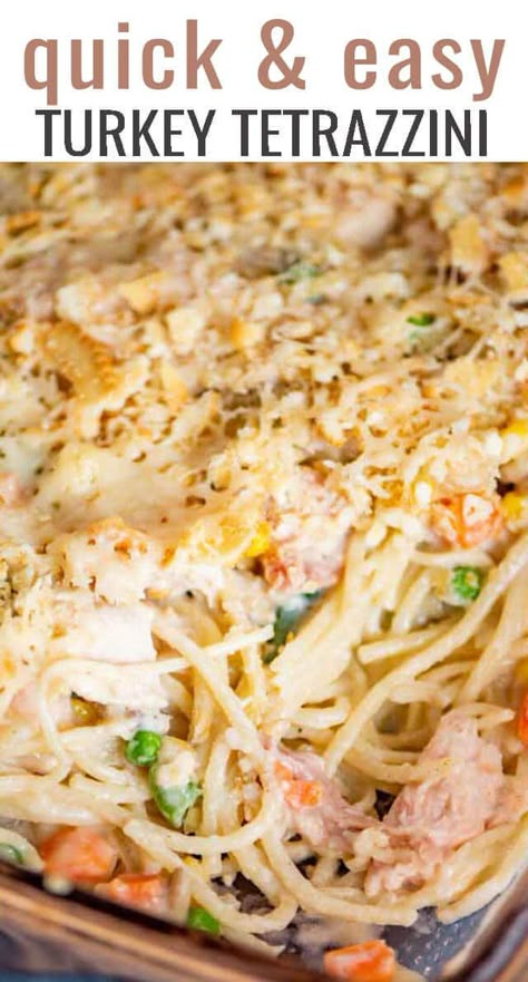 Turkey Tetrazzini Recipe Easy, Turkey Tetrazzini Easy, Turkey Tetrazzini Recipe, Turkey Casserole Recipes Leftover, Turkey Noodle Casserole, Turkey Casserole Recipe, Leftover Turkey Soup, Turkey Tetrazzini, Turkey Pasta