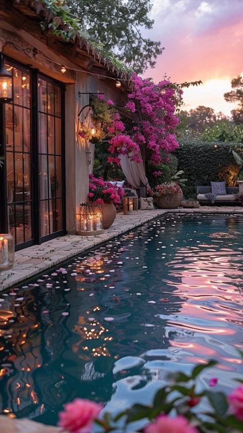 Luxury Backyard Aesthetic, Romantic Lifestyle Aesthetic, Organiser Cucina, Dream Life House, Classy Decor, Pretty Landscapes, Dream Apartment, Dream House Interior, Dream House Exterior