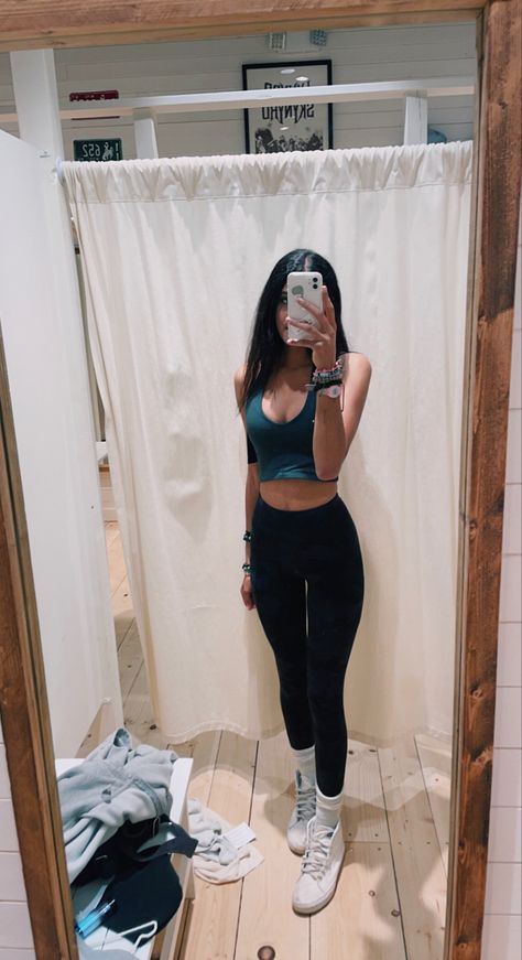 Brandy Outfits, Bod Goals, Brandy Melville Outfits, Brandy Melville Usa, Basic Fits, Mirror Pic, Outfits For Teens, Brandy Melville, Brandy