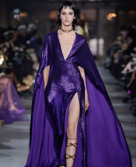 Purple Couture Gown, Purple Runway, Lavender Gown, Runway Gowns, Haute Couture Gowns, High Fashion Dresses, Fashion Gowns, Purple Outfits, Couture Gowns