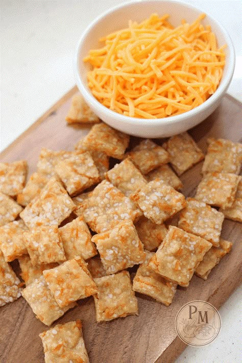 Sourdough Discard Cheese Crackers Sourdough Discard Cheese It Crackers, Sourdough Discard Cheddar Crackers, Sourdough Discard Cheese Crackers, Sourdough Discard Cheezits, Sourdough Cheese Crackers, Sourdough Discard Crackers Recipes, Sourdough Crackers Recipes, Discard Cheese Crackers, Cheese Crackers Recipe