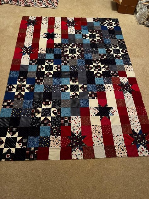 American Quilts Patterns, Freedom Quilt, Usa Quilt, American Flag Quilt, Quilt Stories, Flag Quilt, Jelly Roll Quilt Patterns, Quilting Designs Patterns, Patriotic Quilts