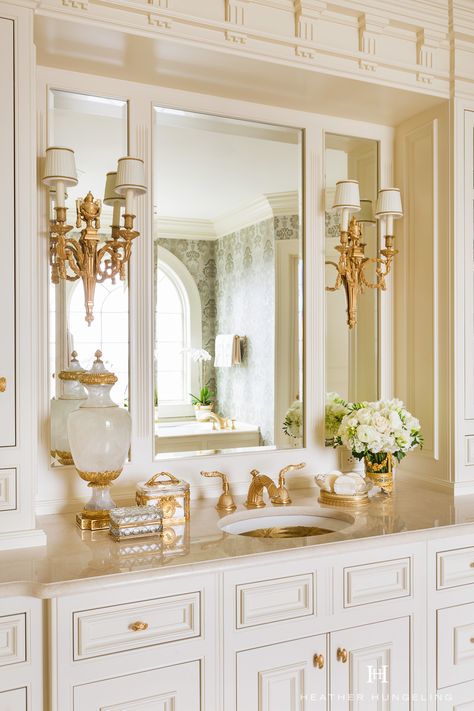 Cream Sink Bathroom Ideas, Recessed Vanity Cabinet, Cream And Gold Bathroom Ideas, Vanities With Towers, Fancy Restroom, Classic Guest Bathroom, Simple Elegant Bathroom, French Decor Kitchen, Architectural Bathroom