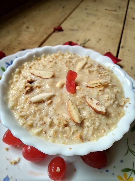 As a Bong,Nolen Gurer Payesh is one of most famious sweet dish .we prepared nolen gurer payesh any festivales and our con't celebrate without payesh. Rice Kheer, Sweet Dish, Cashew Nut, Fat Free, Food Pictures, Raisin, Cooking Time, Oatmeal, Dessert Recipes