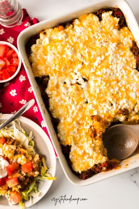 taco bake recipe in pan with spoon Savory Cottage Cheese Recipes, Savory Cottage Cheese, Cheese Meals, Easy Taco Bake, Recipes Cottage Cheese, Cottage Cheese Dinner, 30 Minute Meals Chicken, Dinner For A Crowd, Dips Savory